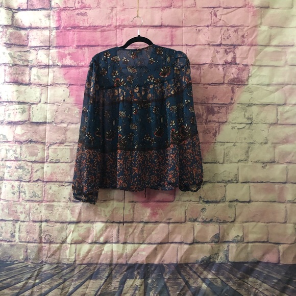 sheer flower print blouse - Picture 2 of 2